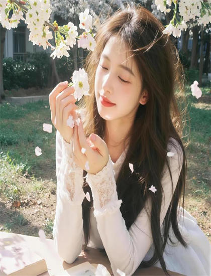 传记片经典《骚扰游戏SP秋津VS过特之女》的人物塑造与情感表达 ——传记片爱好者的必读指南